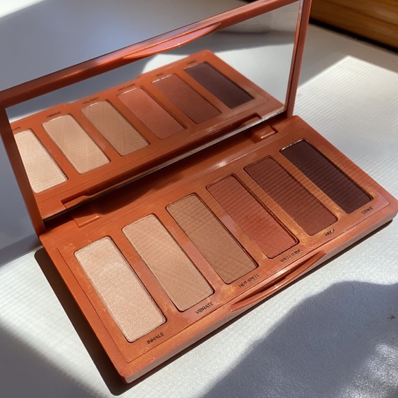Urban Decay Other - Urban Decay Naked Petite Heat Palette